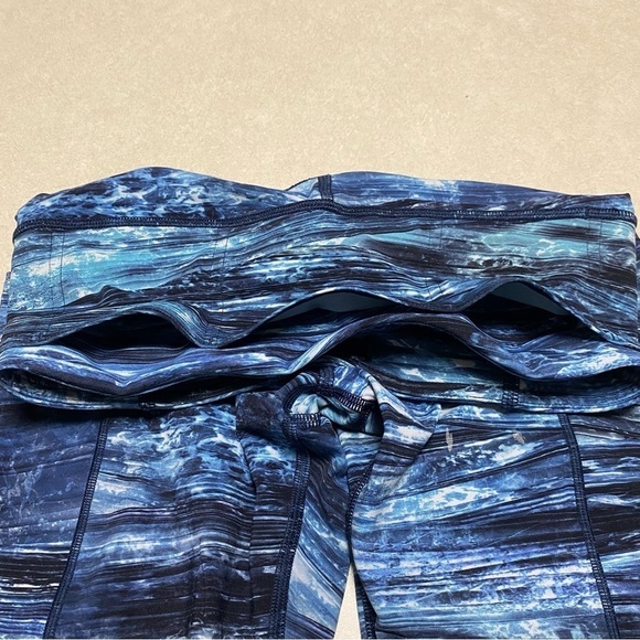 Lululemon Leggings Women’s Size 4 Multi Blue Fast Free Crop II Nulux Shorelines - Picture 8 of 16